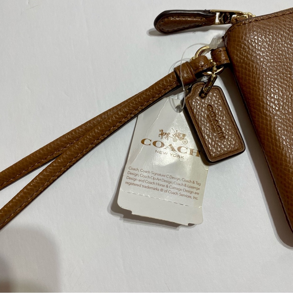 COACH NWT Pebbled Leather Corner Zip Wristlet Wallet Clutch Gold Detailing - Picture 9 of 9